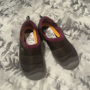 Kids Keen Slip on Winter Shoes